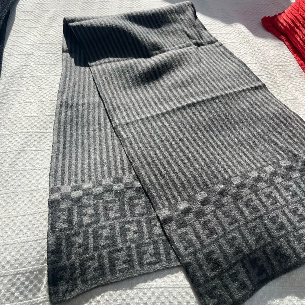 Vintage Fendi Grey and Black Scarf - Picture 1 of 6